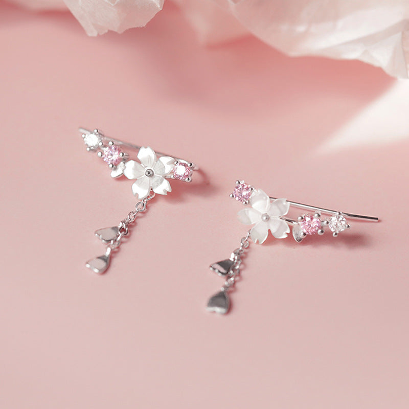 Load image into Gallery viewer, white flower earrings
