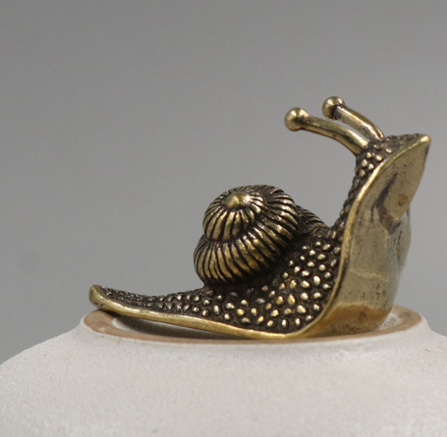Load image into Gallery viewer, Brass Tea Pet Snail Decoration Pure Copper Paperweight Solid Core To Do Old Artifact
